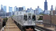 芝加哥地鐵列車上演駭人暴行！一名男子縱火焚燒一名女子後逃離現場