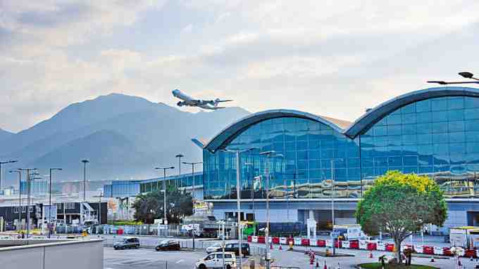 23歲內地男機場墮樓不治，珍惜生命刻不容緩