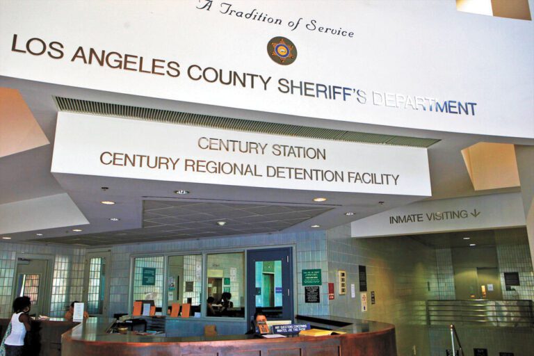 38名女囚控遭男獄警性虐待和偷窺