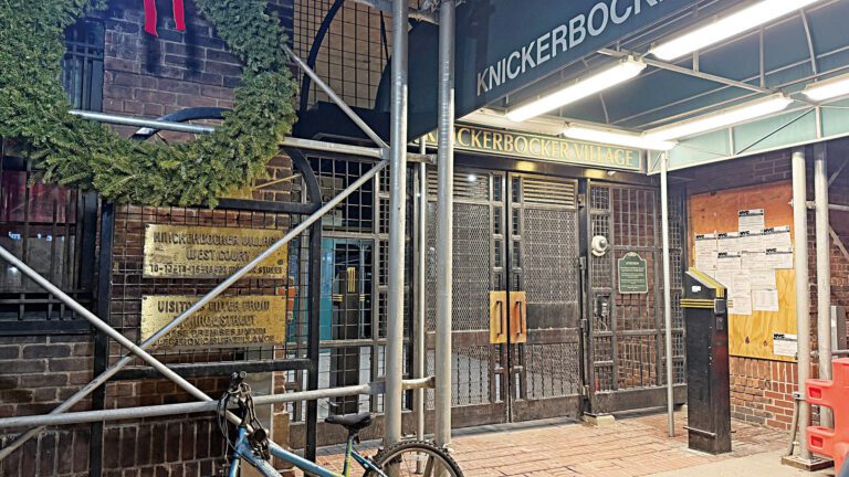 涉毒幼子疑砸死親媽後逃逸