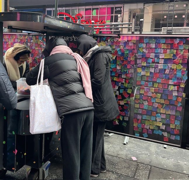 清霾日許願牆吸引眾多遊客及華人