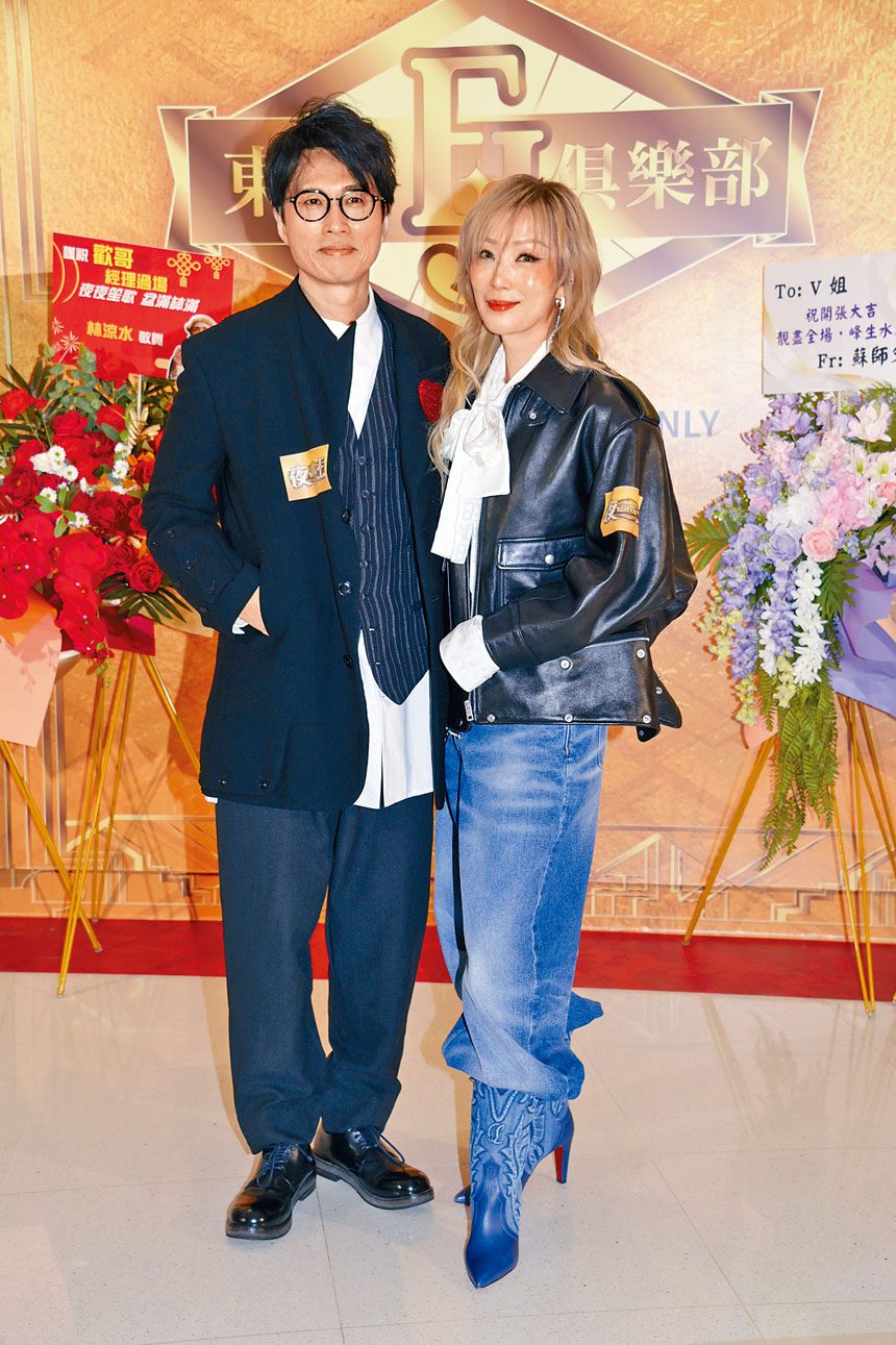 Sammi笑指想和黃子華的床戲可以更長。 .c2/.c3 楊偲泳（左）和譚旻萱齊齊谷胸現身，力谷票房。