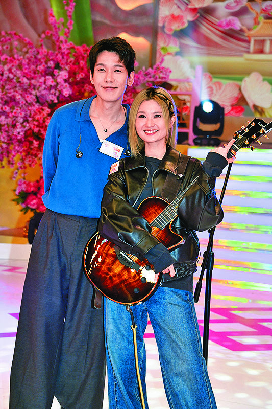 ■黃妍爆林奕匡日前中大獎後，貢獻出來讓大家再抽過。