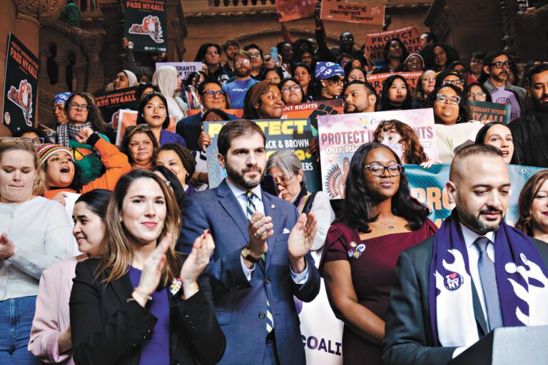 民代權益人士集會  籲州府採取措施保護移民