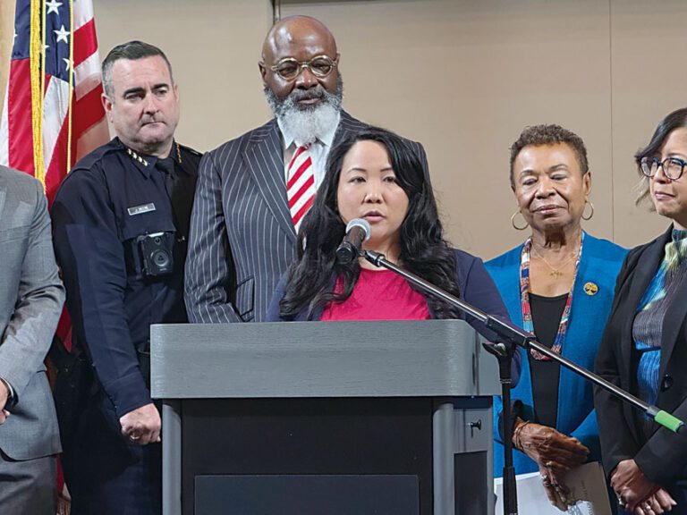 屋崙即時禁ICE用市府資產執法