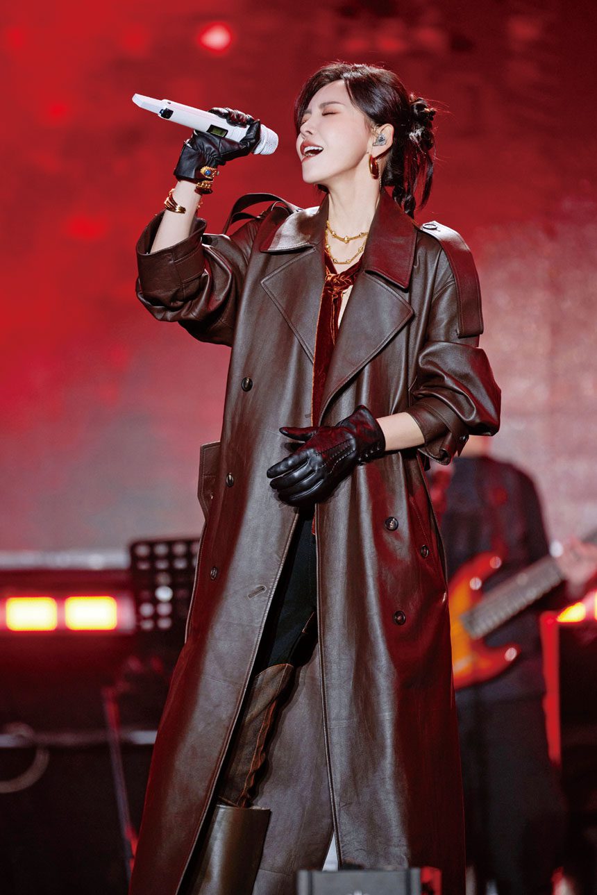 于文文舞台上暈倒