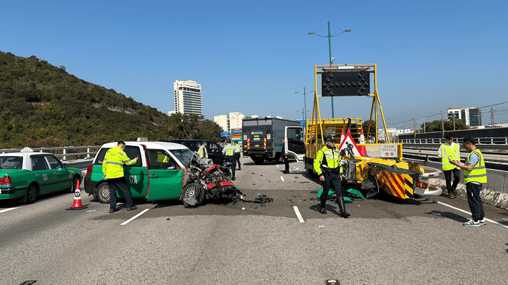 北大嶼山公路致命車禍｜機管局：承辦商已按程序擺放指示牌 工程車亮燈警示