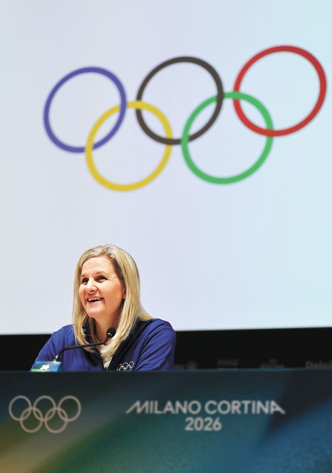 國際奧委會主席考文垂出席冬奧開幕前記者會，對最近的體育層面之外的爭議含蓄的表達了遺憾之情。新華社