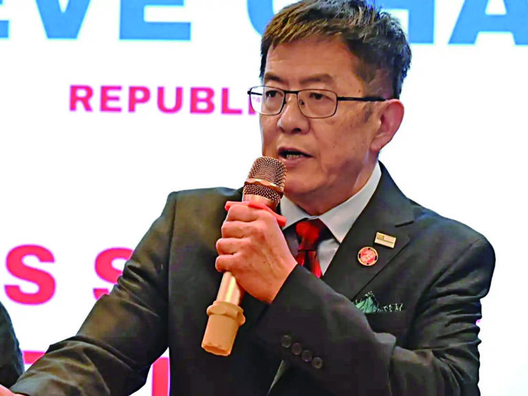 陳學理一直對教育十分關心。