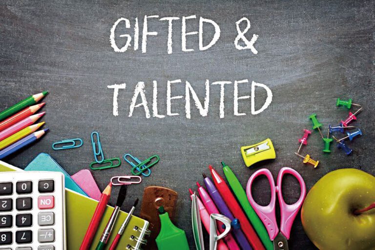 紐約家長反對市長馬姆達尼取消幼稚園資優課程入學計畫。