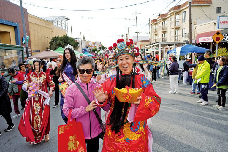 大受歡迎的財神爺。記者黃偉江攝