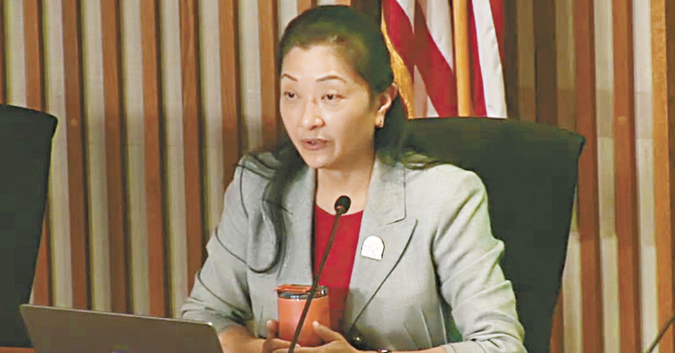 教育委員會通過決議，授權校監史瑞慶在如出現人手不足、學校無法安全運作等情況下，迅速調整校務安排。會議截圖