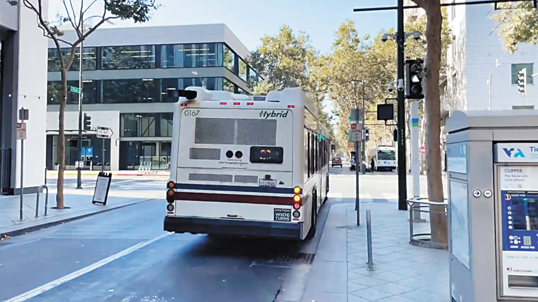 聖荷西市全市公車線路採用AI技術,運行速度提升20%。LYT網站