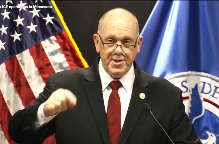 邊境沙皇宣佈ICE從明尼蘇達州撤走700人